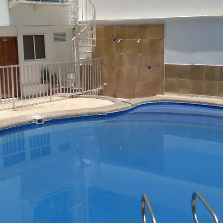 Habitación Privada, En Compartido Solo Con La Propietaria.
