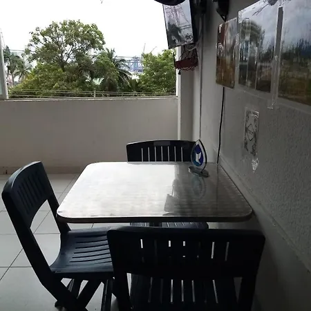 Habitación Privada, En Compartido Solo Con La Propietaria. Cartagena